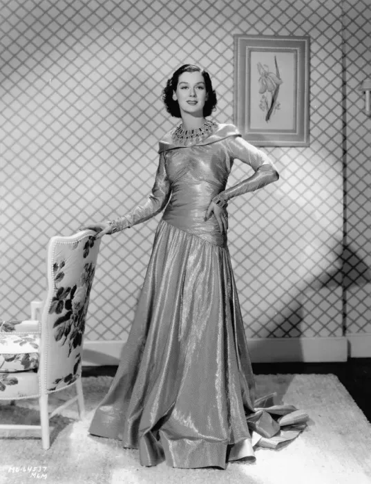 Framed Print : Rosalind Russell in Manproof (1937) Framed Print : Rosalind Russell in Manproof (1937)