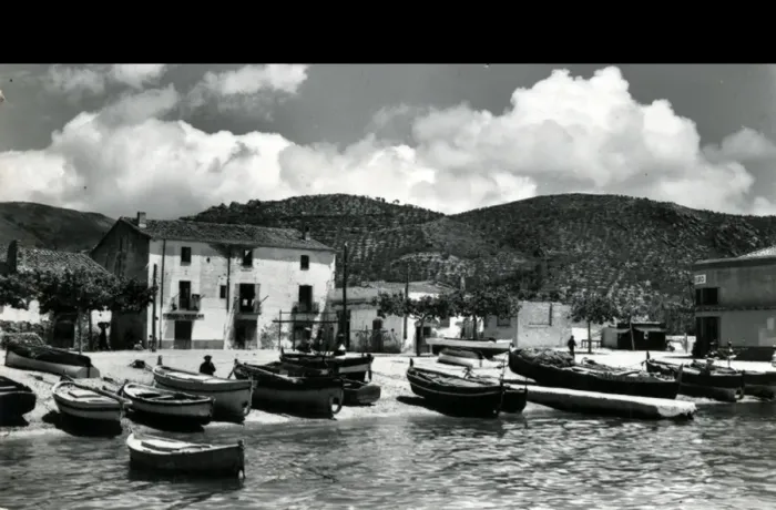 Framed Print : Rosas on the Costa Brava, Spain - Fishing Boats Framed Print : Rosas on the Costa Brava, Spain - Fishing Boats