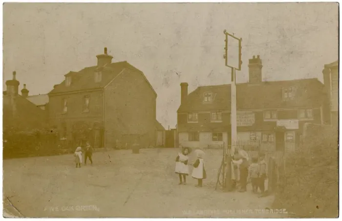 Framed Print : Rose & Crown Pub, Five Oak Green, Paddock Wood, Kent Framed Print : Rose & Crown Pub, Five Oak Green, Paddock Wood, Kent