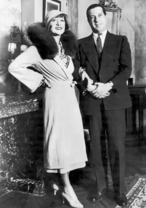 Framed Print : Rosie Dolly and Irving Netcher in Paris Framed Print : Rosie Dolly and Irving Netcher in Paris