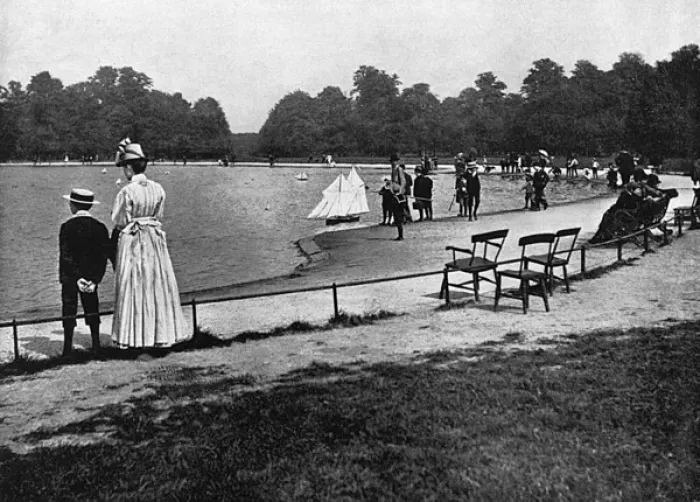 Framed Print : Round Pond 1896 Framed Print : Round Pond 1896
