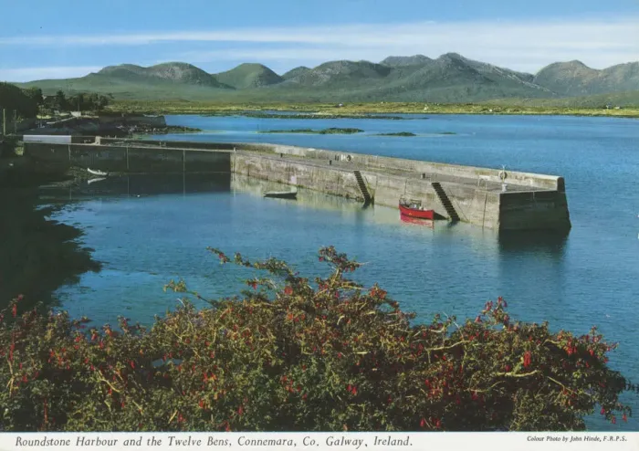 Framed Print : Roundstone Harbour and the Twelve Bens, Connemara, Co Galway Framed Print : Roundstone Harbour and the Twelve Bens, Connemara, Co Galway