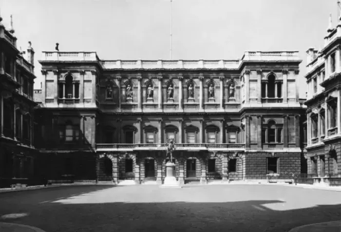 Framed Print : Royal Academy of Arts, London Framed Print : Royal Academy of Arts, London