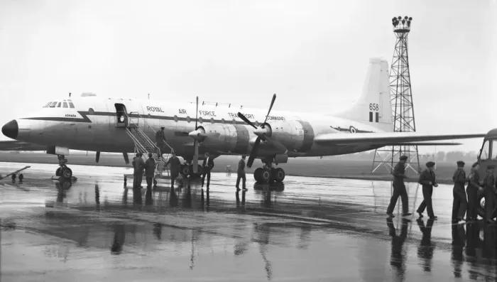 Framed Print : Royal Air Force - Bristol Britannia C. 1 XL656 Framed Print : Royal Air Force - Bristol Britannia C. 1 XL656