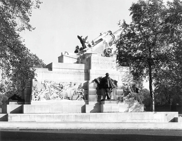 Framed Print : ROYAL ARTILLERY MEMORIAL Framed Print : ROYAL ARTILLERY MEMORIAL