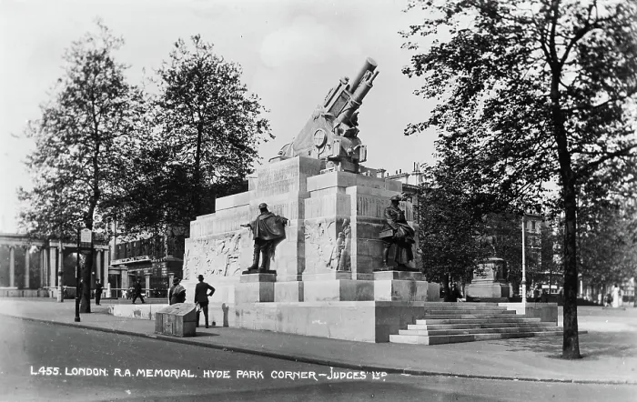 Framed Print : Royal Artillery Memorial at Hyde Park Corner Framed Print : Royal Artillery Memorial at Hyde Park Corner