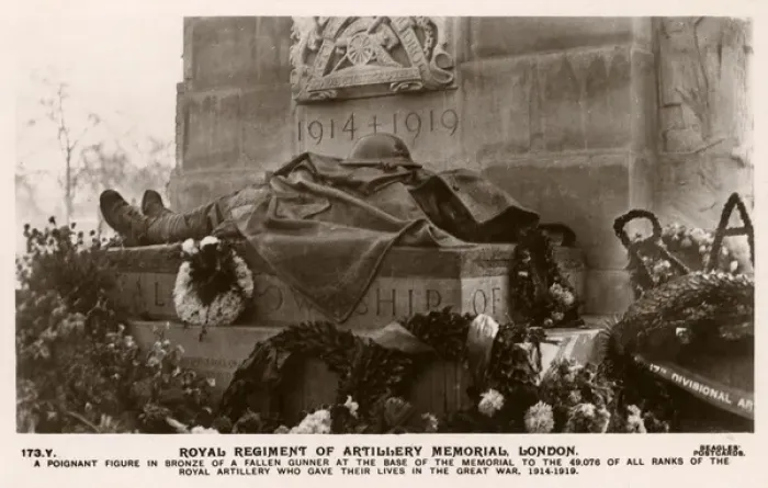 Framed Print : Royal Artillery Memorial, Hyde Park Corner, London Framed Print : Royal Artillery Memorial, Hyde Park Corner, London