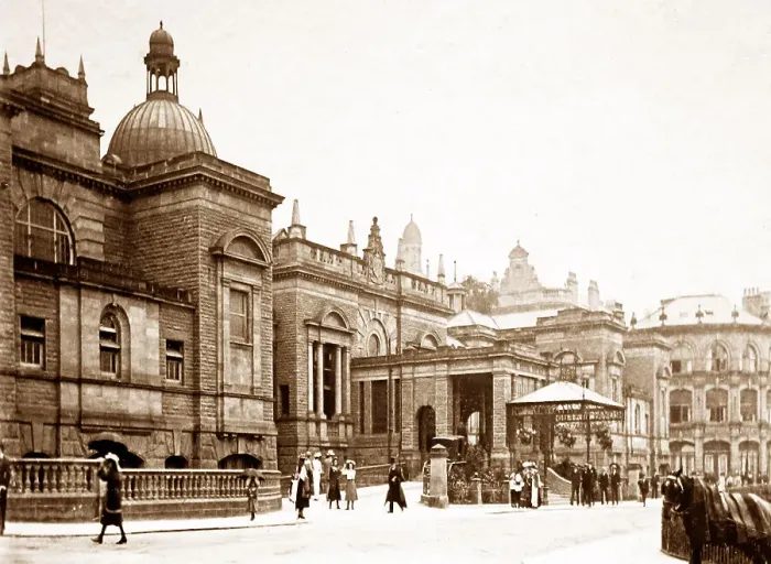 Framed Print : Royal Baths, Harrogate Framed Print : Royal Baths, Harrogate