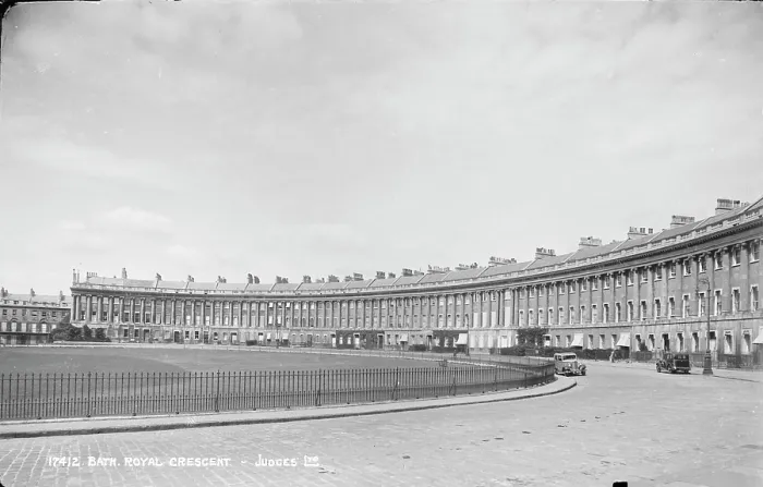 Framed Print : Royal Crescent in Bath Framed Print : Royal Crescent in Bath