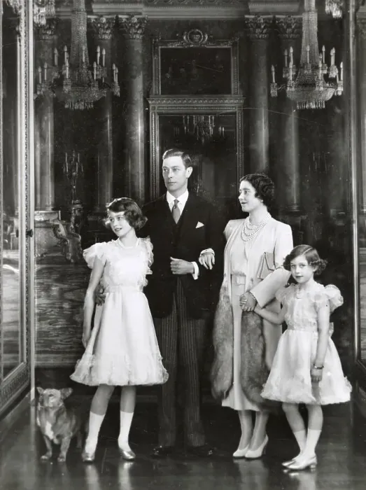 Framed Print : Royal Family Group 1939 Framed Print : Royal Family Group 1939