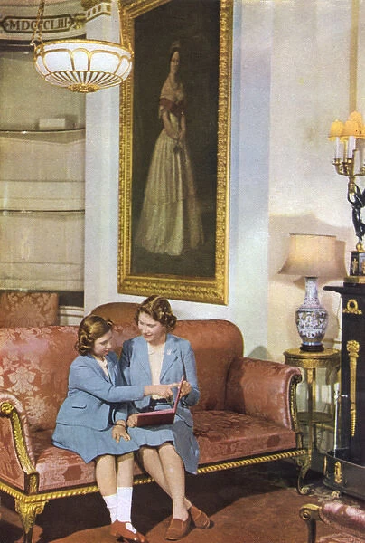 Royal family at home, special sitting for ILN, May 1942