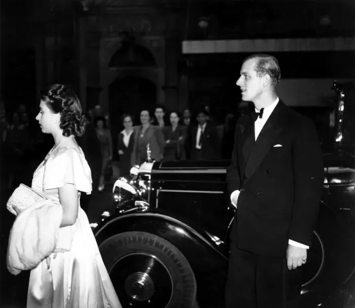 Framed Print : Royal Family visit Drury Lane Theatre Framed Print : Royal Family visit Drury Lane Theatre