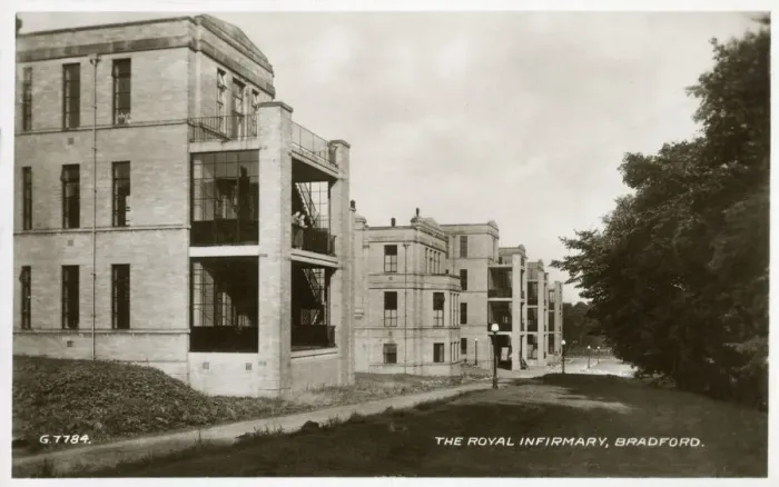 Framed Print : The Royal Infirmary, Bradford, West Yorkshire Framed Print : The Royal Infirmary, Bradford, West Yorkshire