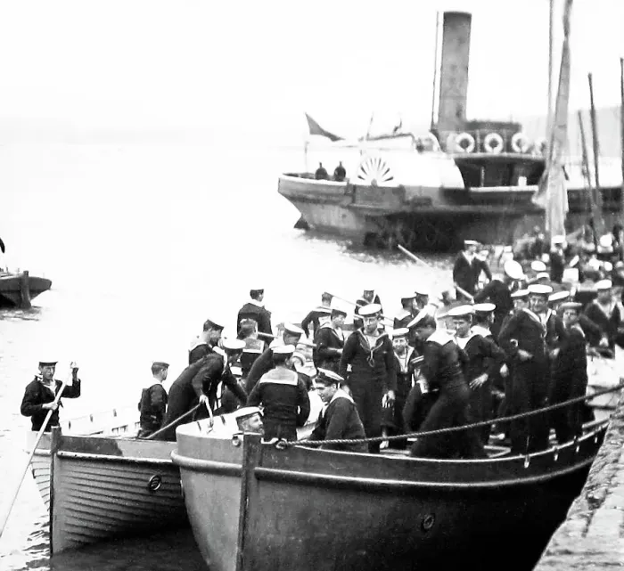 Framed Print : Royal Navy sailors resupply the fleet in the Firth of Forth Framed Print : Royal Navy sailors resupply the fleet in the Firth of Forth
