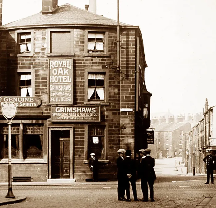 Framed Print : Royal Oak Hotel, Burnley, Lancashire, early 1900s Framed Print : Royal Oak Hotel, Burnley, Lancashire, early 1900s