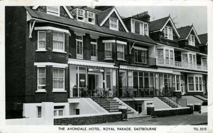 Framed Print : Royal Parade, Eastbourne, Sussex Framed Print : Royal Parade, Eastbourne, Sussex