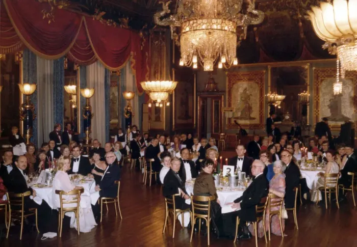 Framed Print : Royal Pavilion, Brighton - Banqueting Room - Mayors Ball Framed Print : Royal Pavilion, Brighton - Banqueting Room - Mayors Ball