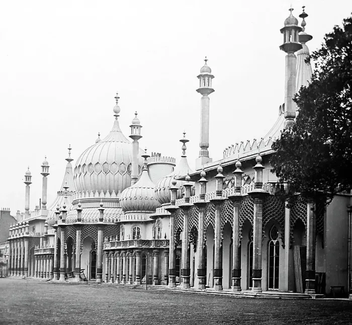 Framed Print : The Royal Pavilion, Brighton, Victorian period Framed Print : The Royal Pavilion, Brighton, Victorian period
