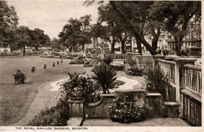 Framed Print : Royal Pavilion Gardens, Brighton, Sussex Framed Print : Royal Pavilion Gardens, Brighton, Sussex