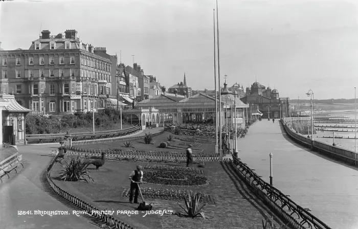 Framed Print : Royal Prince Parade, Bridlington Framed Print : Royal Prince Parade, Bridlington