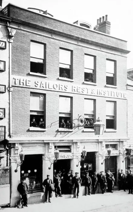Framed Print : Royal Sailors Rest Portsmouth Framed Print : Royal Sailors Rest Portsmouth