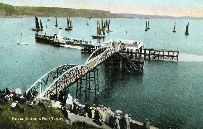 Framed Print : Royal Victoria Pier, Tenby, Wales Framed Print : Royal Victoria Pier, Tenby, Wales