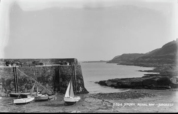 Framed Print : Rozel Bay, Jersey Framed Print : Rozel Bay, Jersey