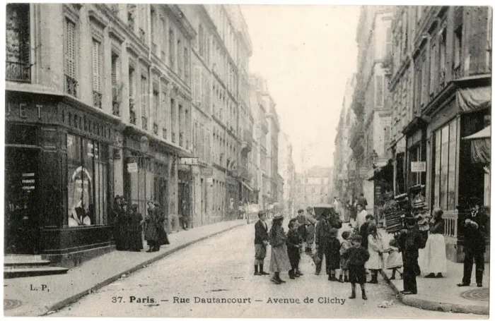 Framed Print : Rue Dautancourt, Paris, France Framed Print : Rue Dautancourt, Paris, France
