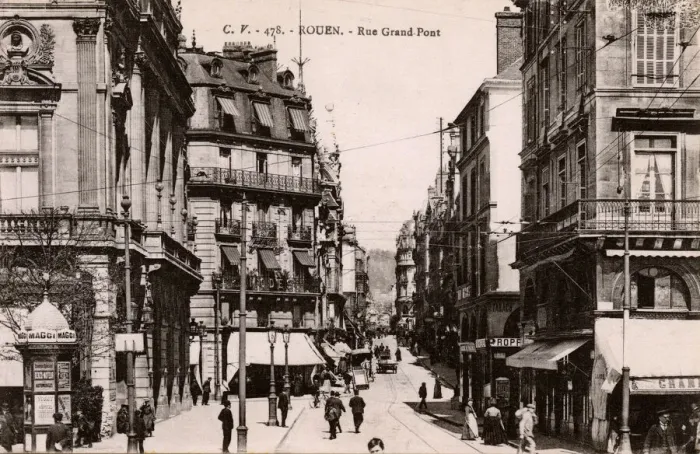 Framed Print : Rue Grand Pont, Rouen, Northern France