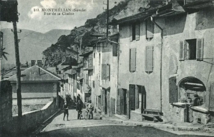 Framed Print : Rue de la Chaine - Montmelian, Savoie department, France Framed Print : Rue de la Chaine - Montmelian, Savoie department, France