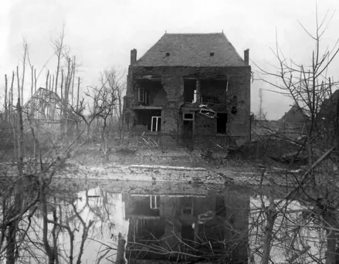 Framed Print : Ruined house at Le Barque, Western Front, WW1 Framed Print : Ruined house at Le Barque, Western Front, WW1