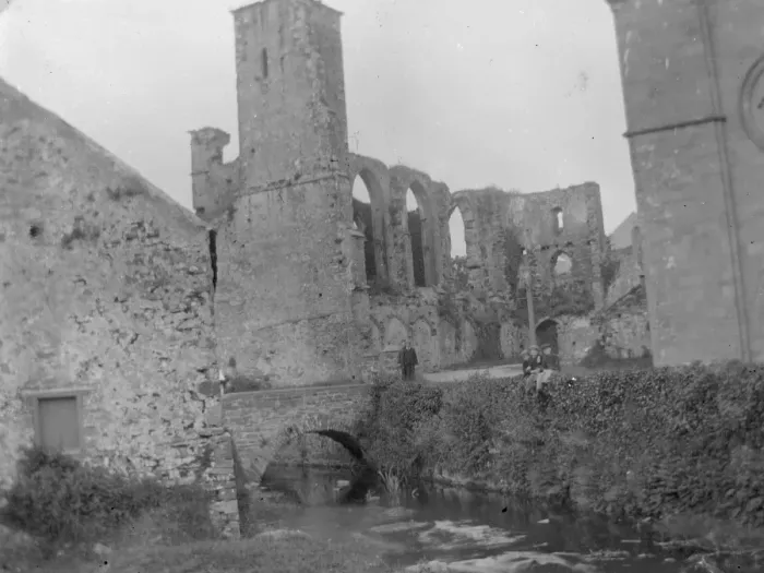 Framed Print : Ruins of Bishops Palace, St Davids, South Wales Framed Print : Ruins of Bishops Palace, St Davids, South Wales