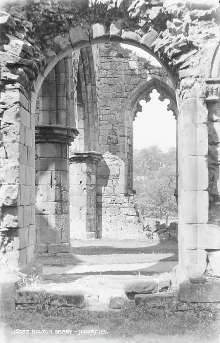 Framed Print : Ruins of Bolton Abbey Framed Print : Ruins of Bolton Abbey