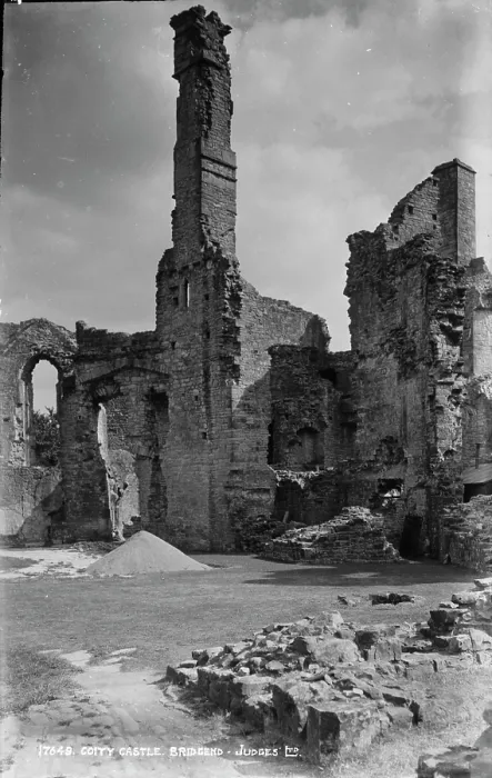 Framed Print : Ruins of Cotty Castle Framed Print : Ruins of Cotty Castle
