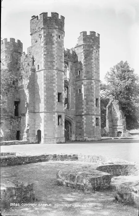 Framed Print : Ruins of Cowdray Castle