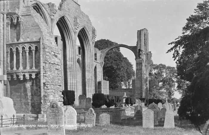 Framed Print : Ruins of Crowland Abbey Framed Print : Ruins of Crowland Abbey