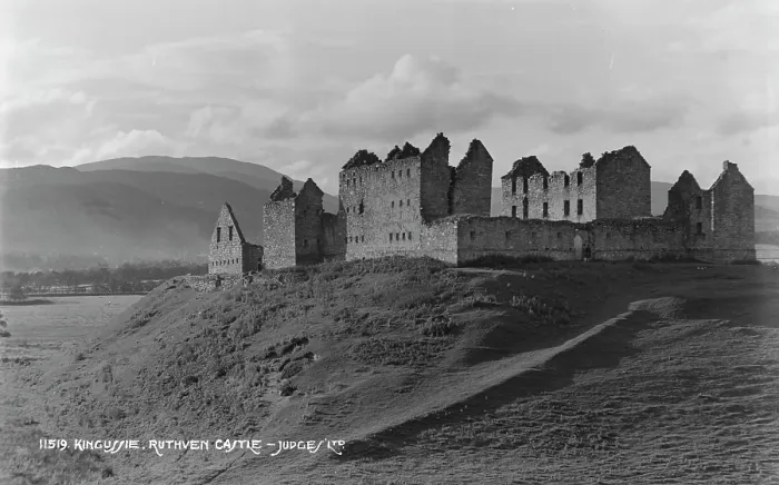Framed Print : Ruins of Ruthven Castle