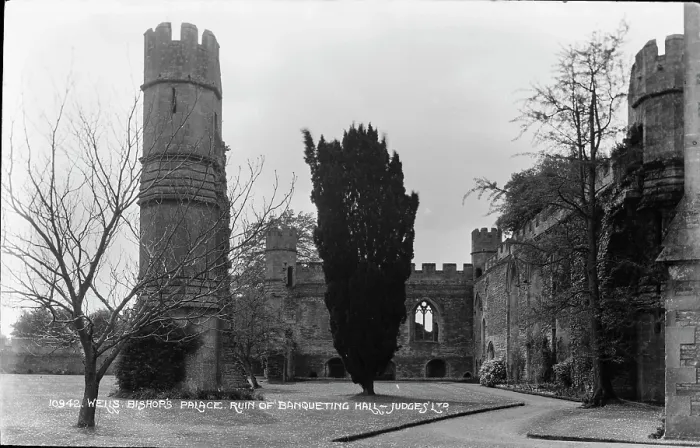 Framed Print : Ruins of Wells Bishop's Palace Framed Print : Ruins of Wells Bishop's Palace