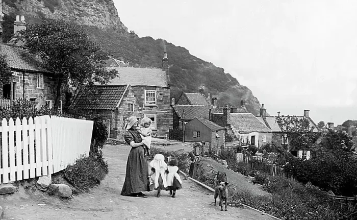 Framed Print : Runswick Bay Framed Print : Runswick Bay