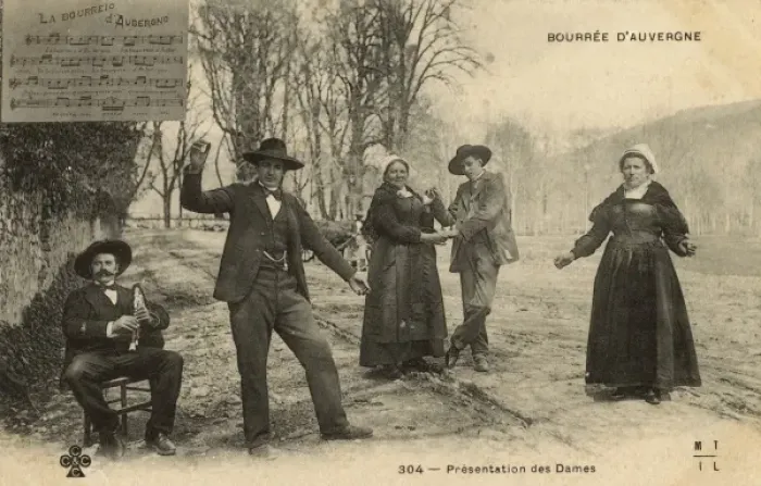 Framed Print : Rural folk doing the Bourr饠D Auvergne dance Framed Print : Rural folk doing the Bourr饠D Auvergne dance