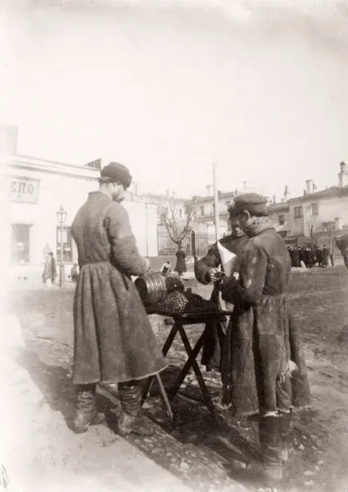 Framed Print : Russia - Russian musjik, peasant, at a street stall Framed Print : Russia - Russian musjik, peasant, at a street stall