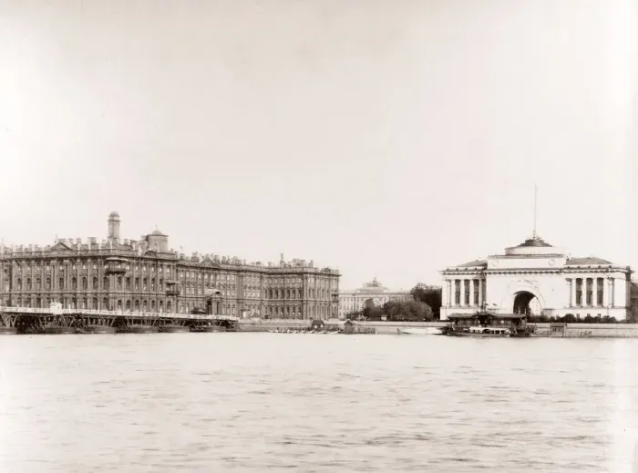 Framed Print : Russia - St Petersburg - Winter Palace Framed Print : Russia - St Petersburg - Winter Palace