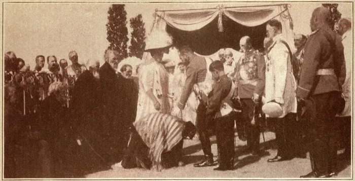 Framed Print : Russia - Tsar Nicholas II meeting veterans at Borodino Framed Print : Russia - Tsar Nicholas II meeting veterans at Borodino