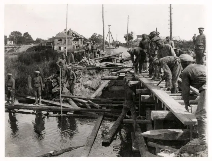 Framed Print : Russian engineers repairing a bridge Eastern Front, World War I Framed Print : Russian engineers repairing a bridge Eastern Front, World War I
