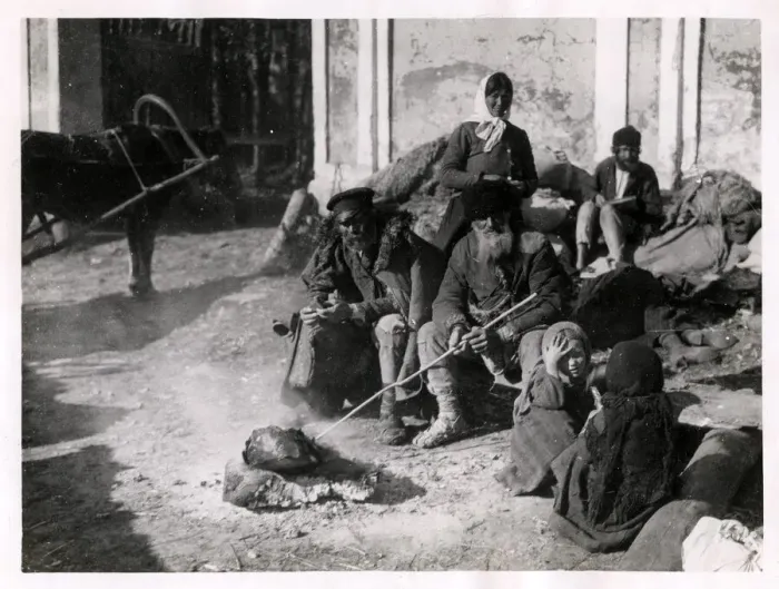 Framed Print : Russian peasants retreating ahead of German advance, WWI Framed Print : Russian peasants retreating ahead of German advance, WWI