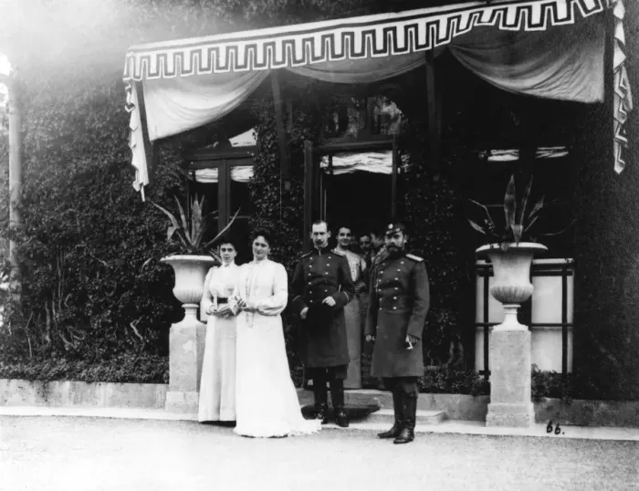 Framed Print : Russian Royalty - Tsar Nicholas II with Family Framed Print : Russian Royalty - Tsar Nicholas II with Family