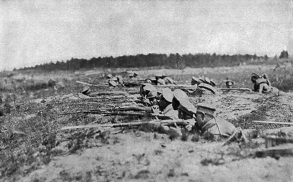Russian soldiers in action at the front, Russia, WW1