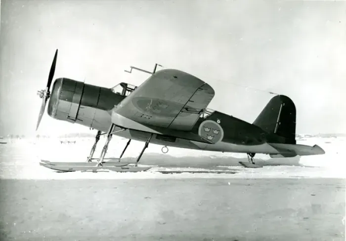 Framed Print : Saab B17B, 17101, fitted with retractable skis Framed Print : Saab B17B, 17101, fitted with retractable skis