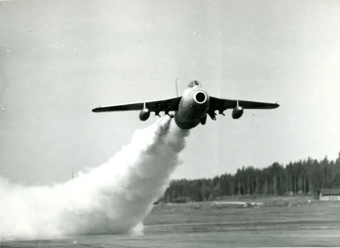 Framed Print : Saab J29A takes-off during tests with the aid of JATO bo? Framed Print : Saab J29A takes-off during tests with the aid of JATO bo?