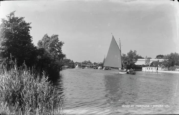 Framed Print : Sailing at Horning Framed Print : Sailing at Horning